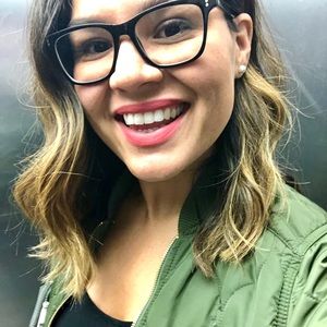 Meet your Posher, Debra